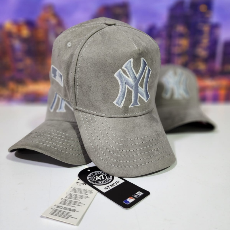 GORRA SNAPBACK YANKEES GRIS